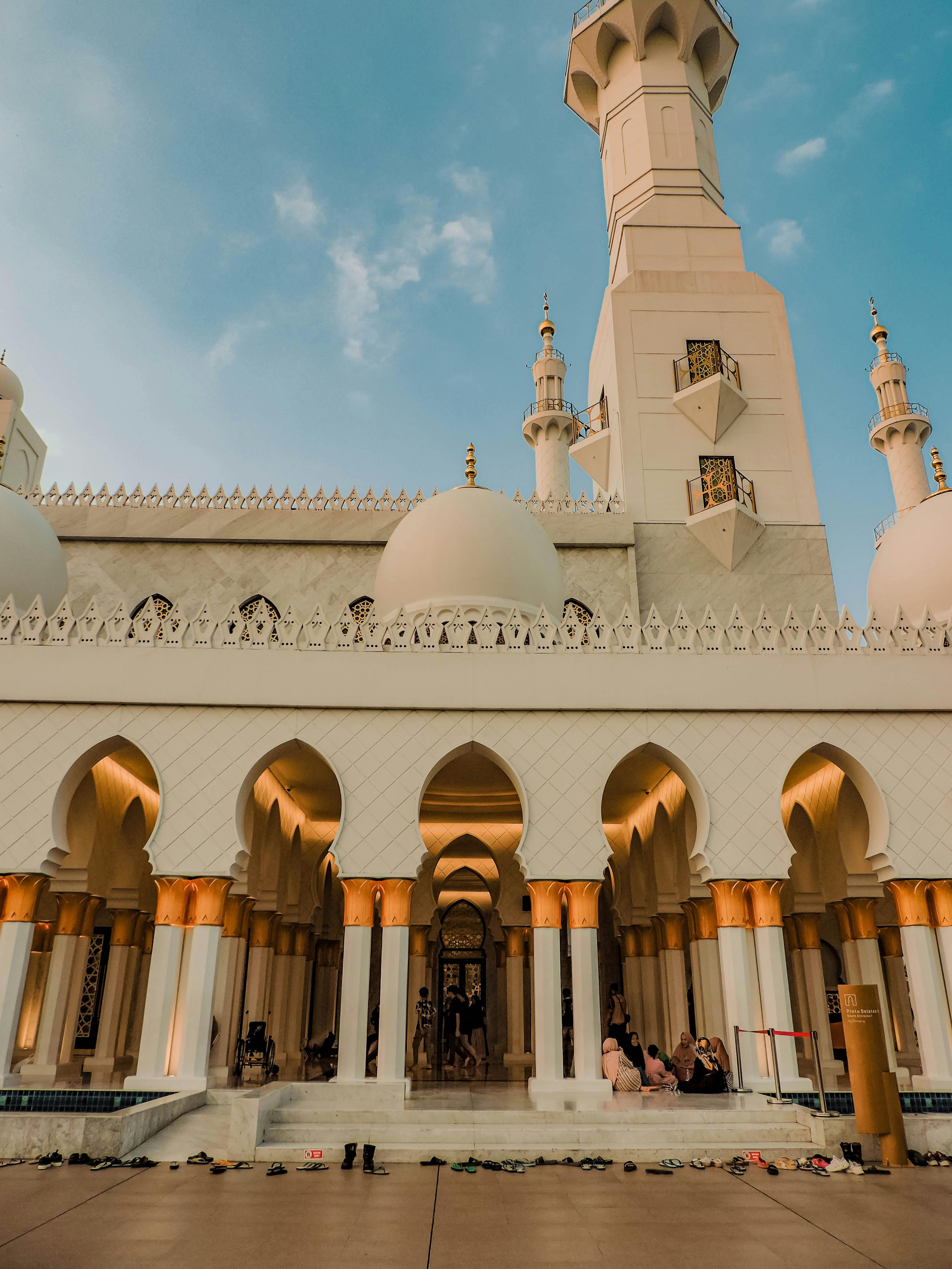 Abu Dhabi Thumbnail 5