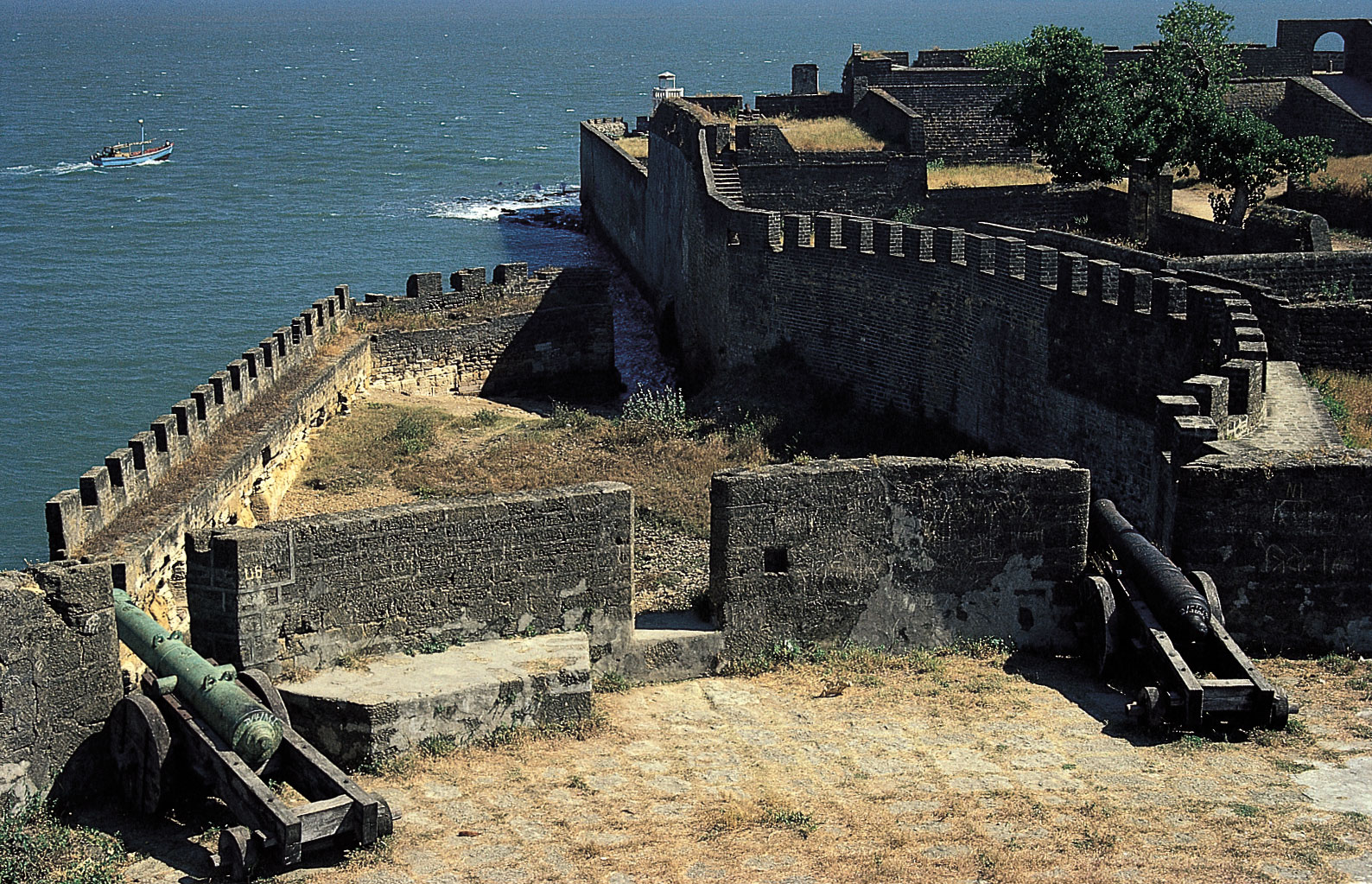 Daman - Image 1