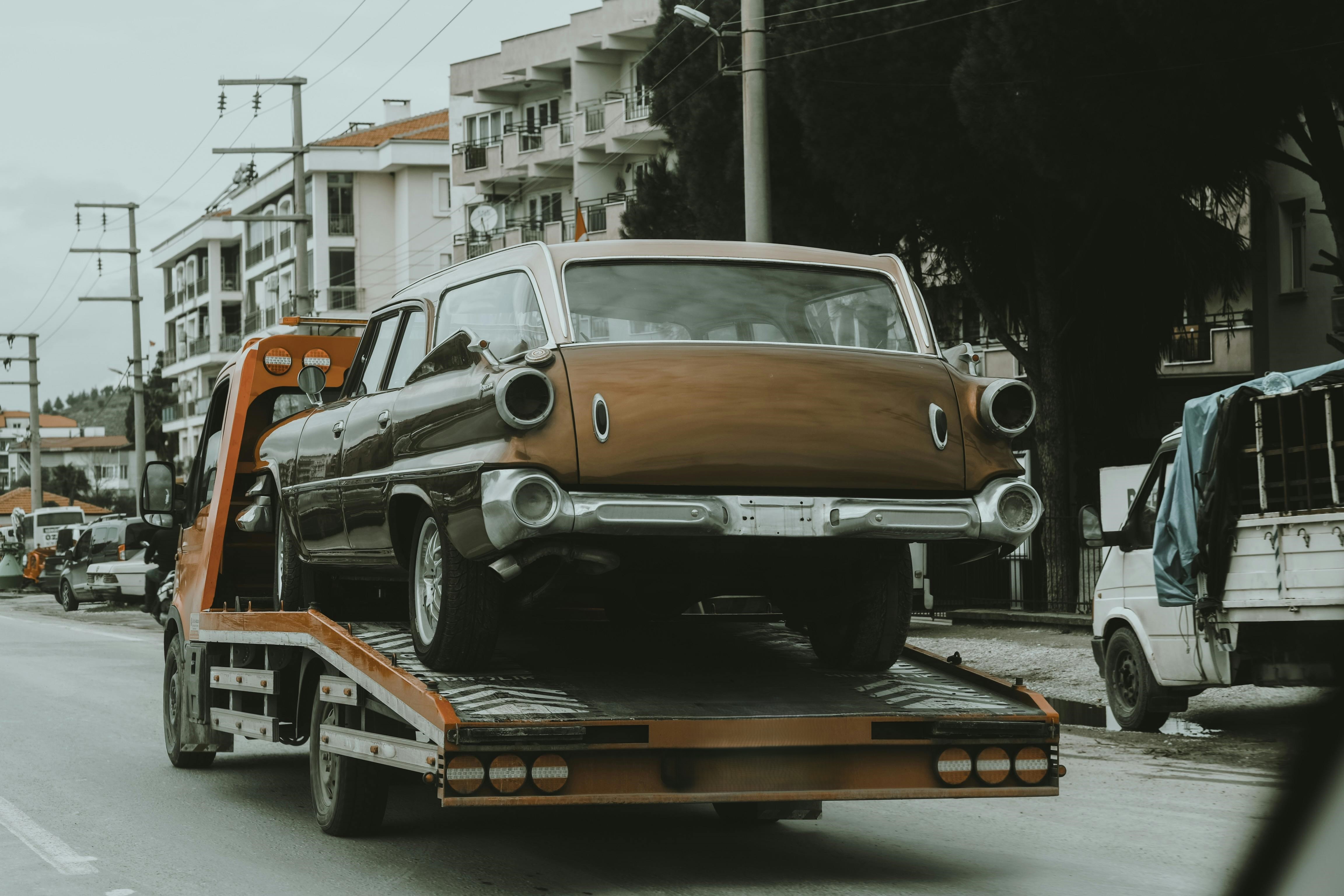 Professional vehicle services - Car transport service for safe vehicle moving
